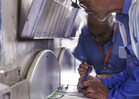 Mega-Sena acumula, e próximo prêmio será de R$ 300 milhões