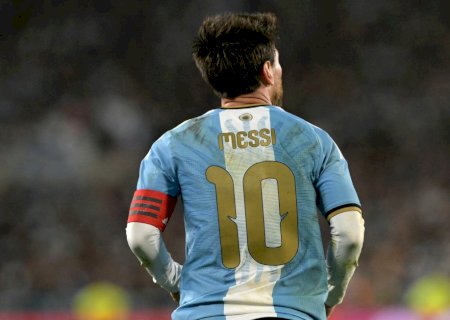 Camisa de Messi na despedida tinha chifres de GOAT? Checamos